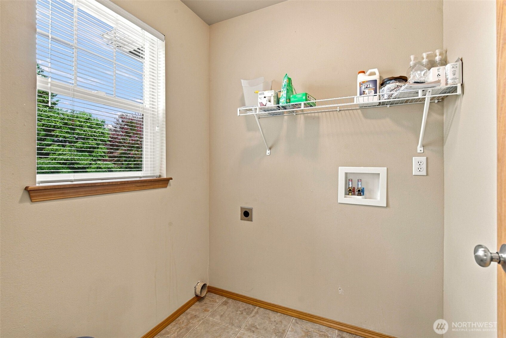7024 Axis Street Property Photo 23