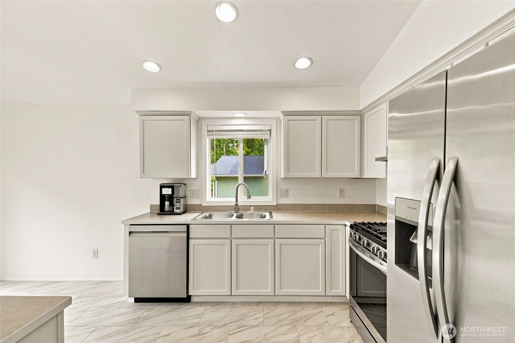 1220 N 12th Road Property Photo 5