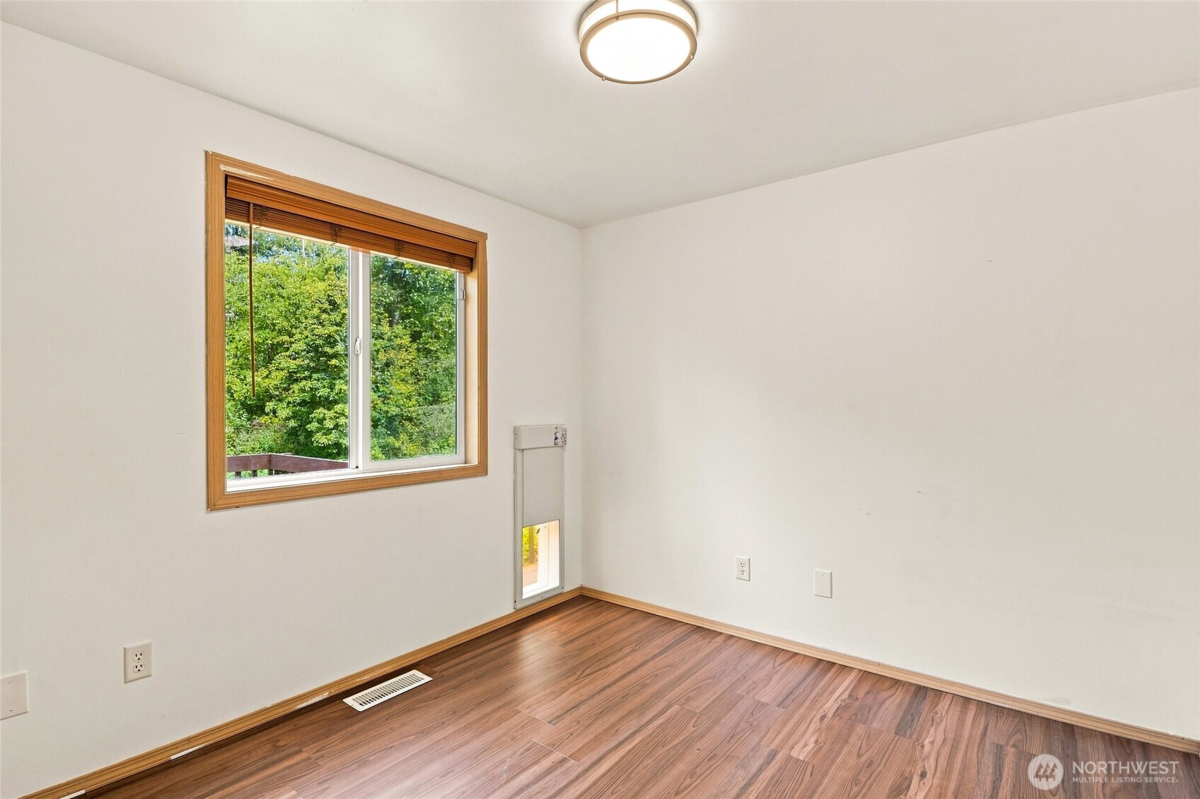1220 N 12th Road Property Photo 14