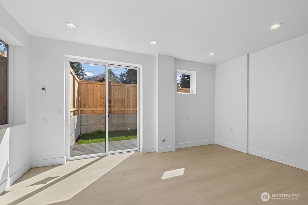 1218 Ne 100th Street Property Photo 12