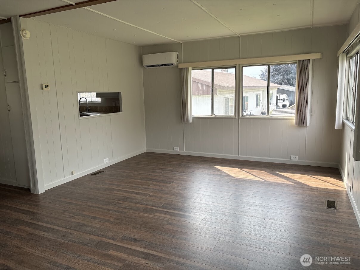 1822 Se Soden Street Property Photo 3