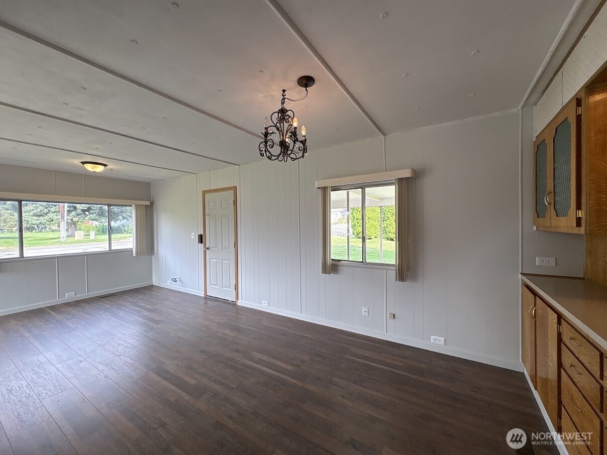 1822 Se Soden Street Property Photo 6