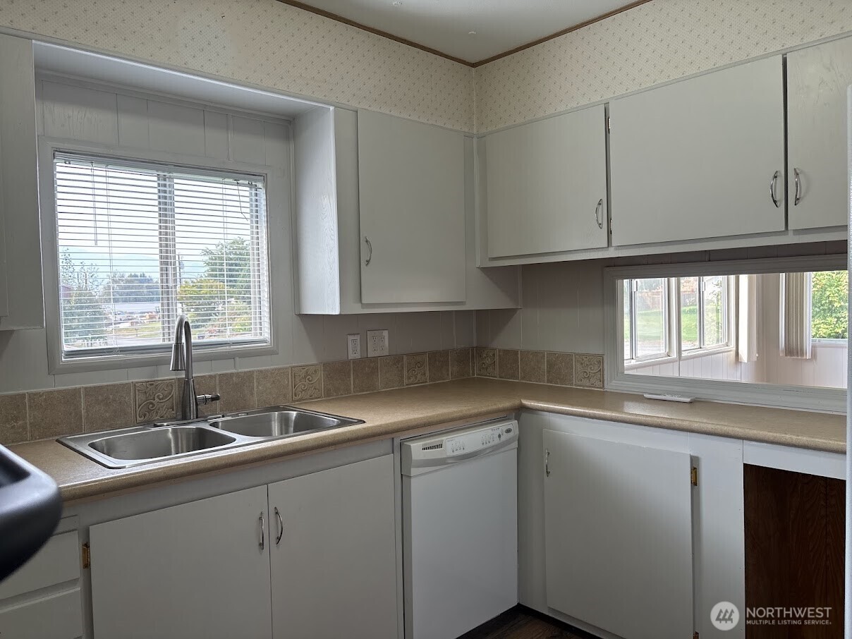 1822 Se Soden Street Property Photo 9