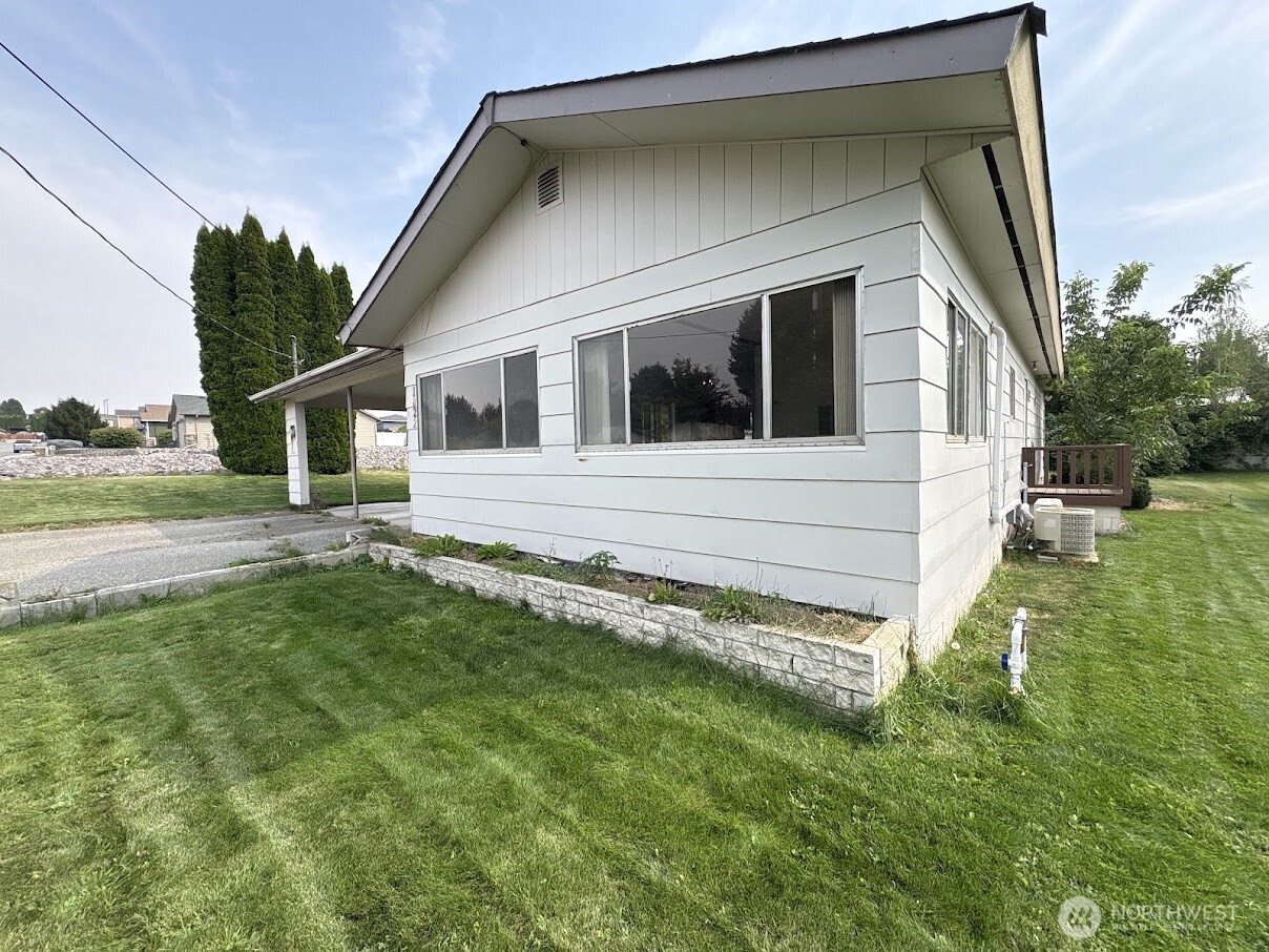 1822 Se Soden Street Property Photo 32