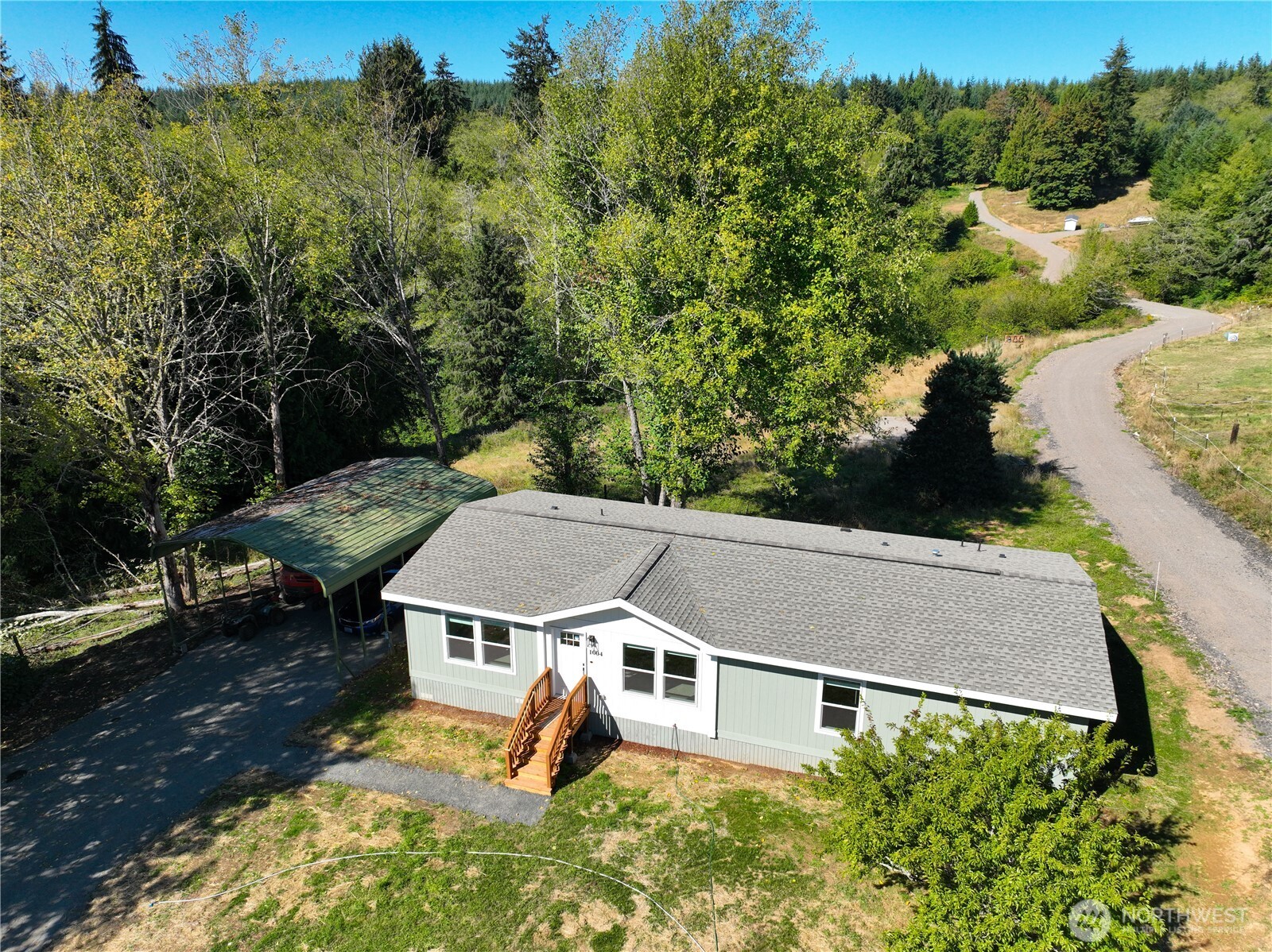 1004 Stella Road Property Photo 4