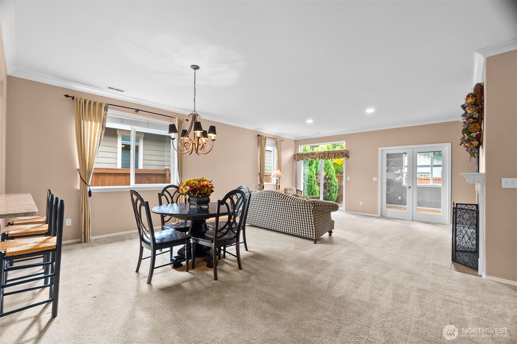 8654 Bainbridge Loop Property Photo 4