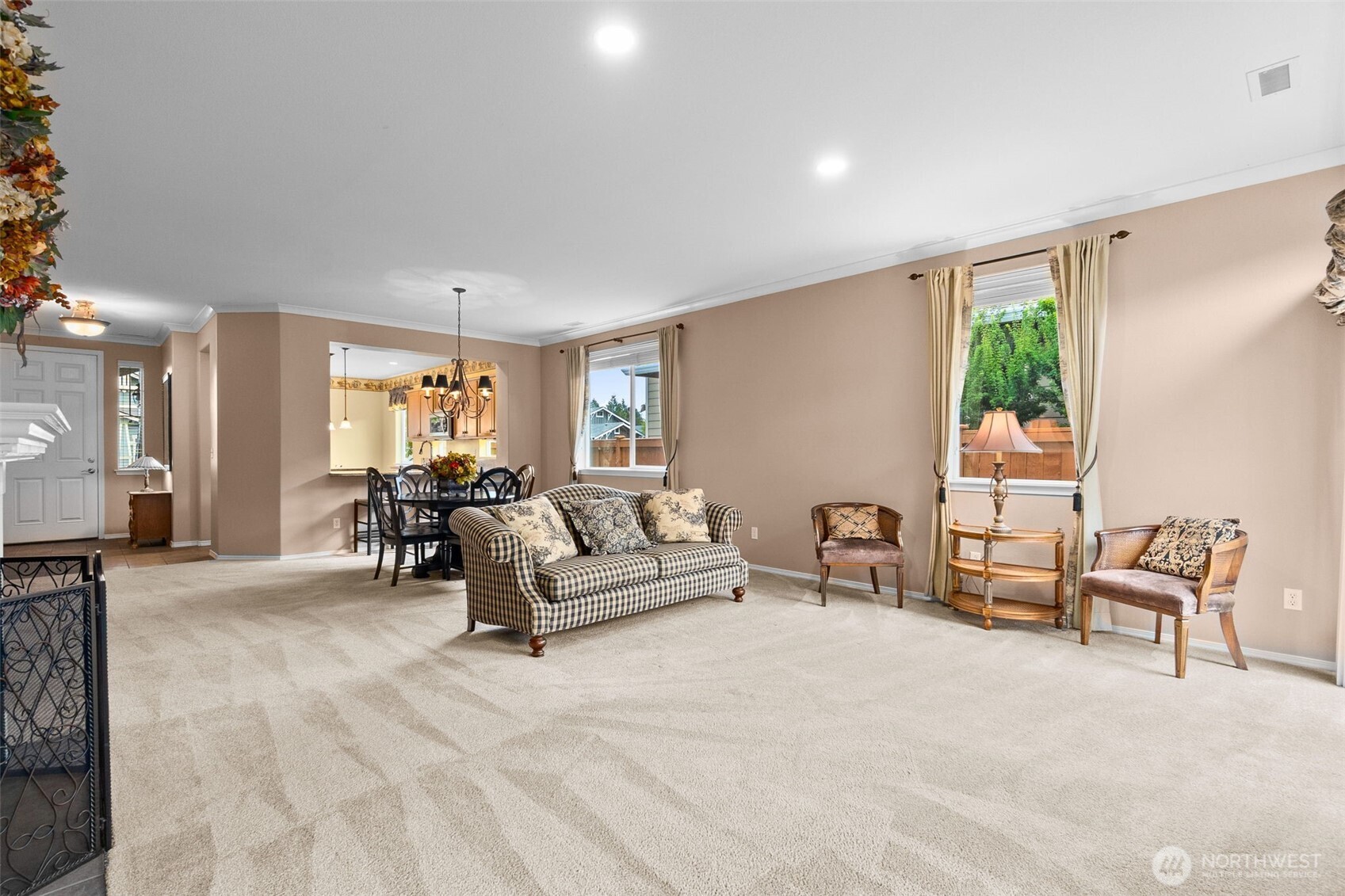 8654 Bainbridge Loop Property Photo 6