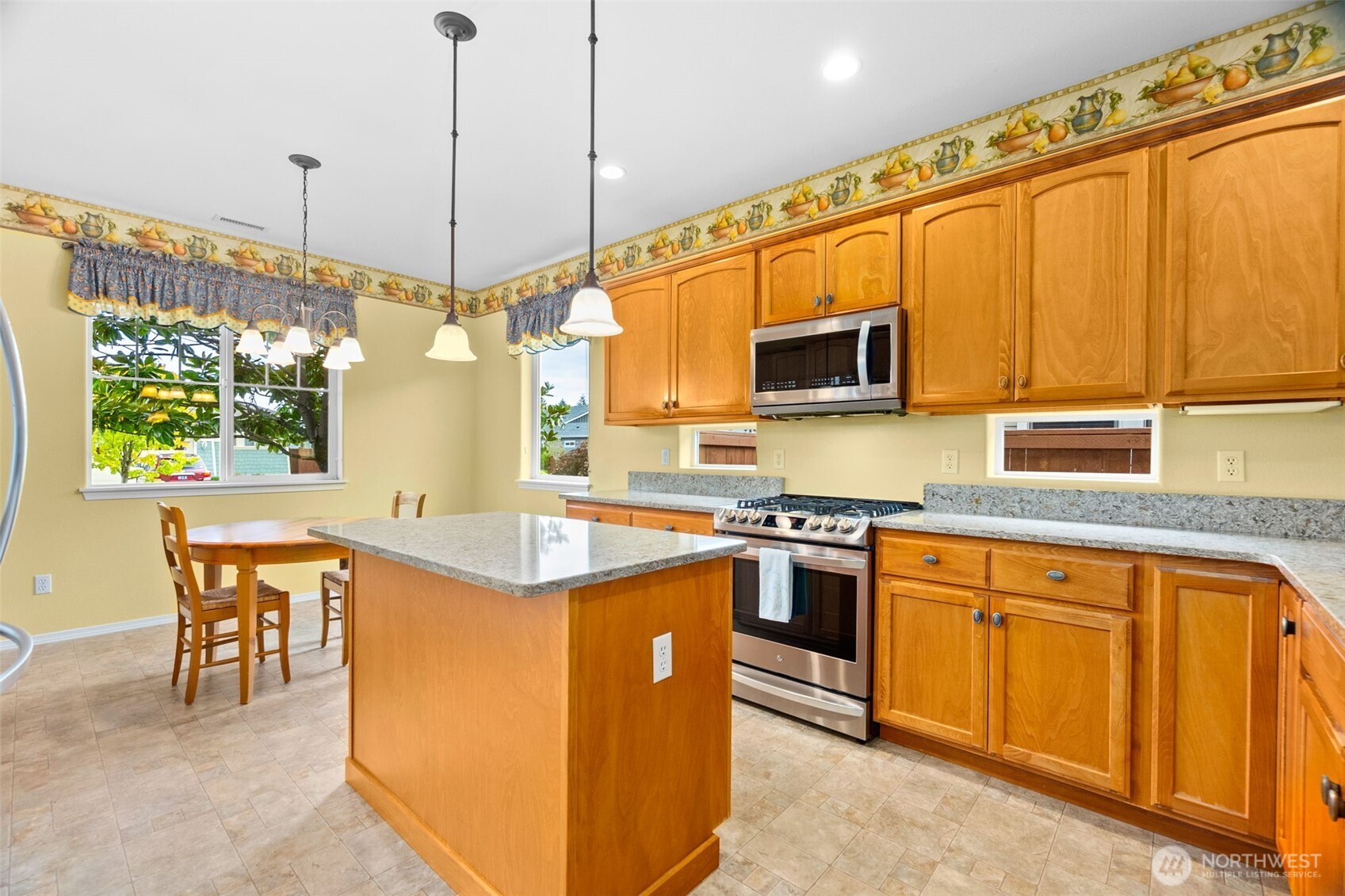 8654 Bainbridge Loop Property Photo 12