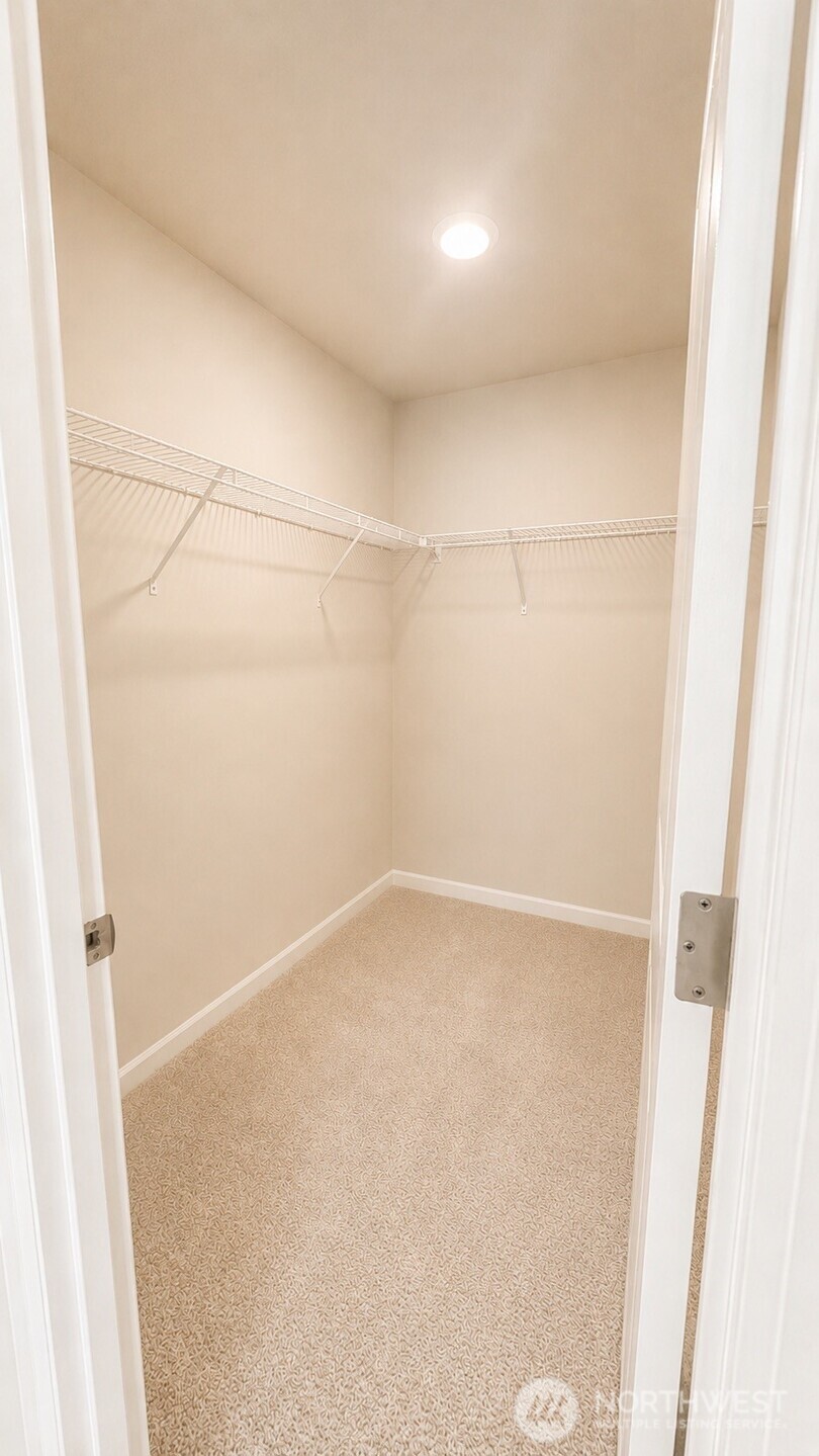 6633 S 298th Place Property Photo 16