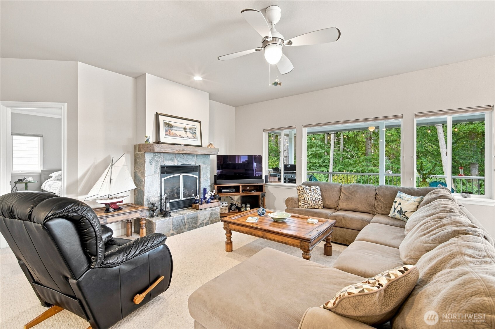 4727 S Golf Course Drive Property Photo 4