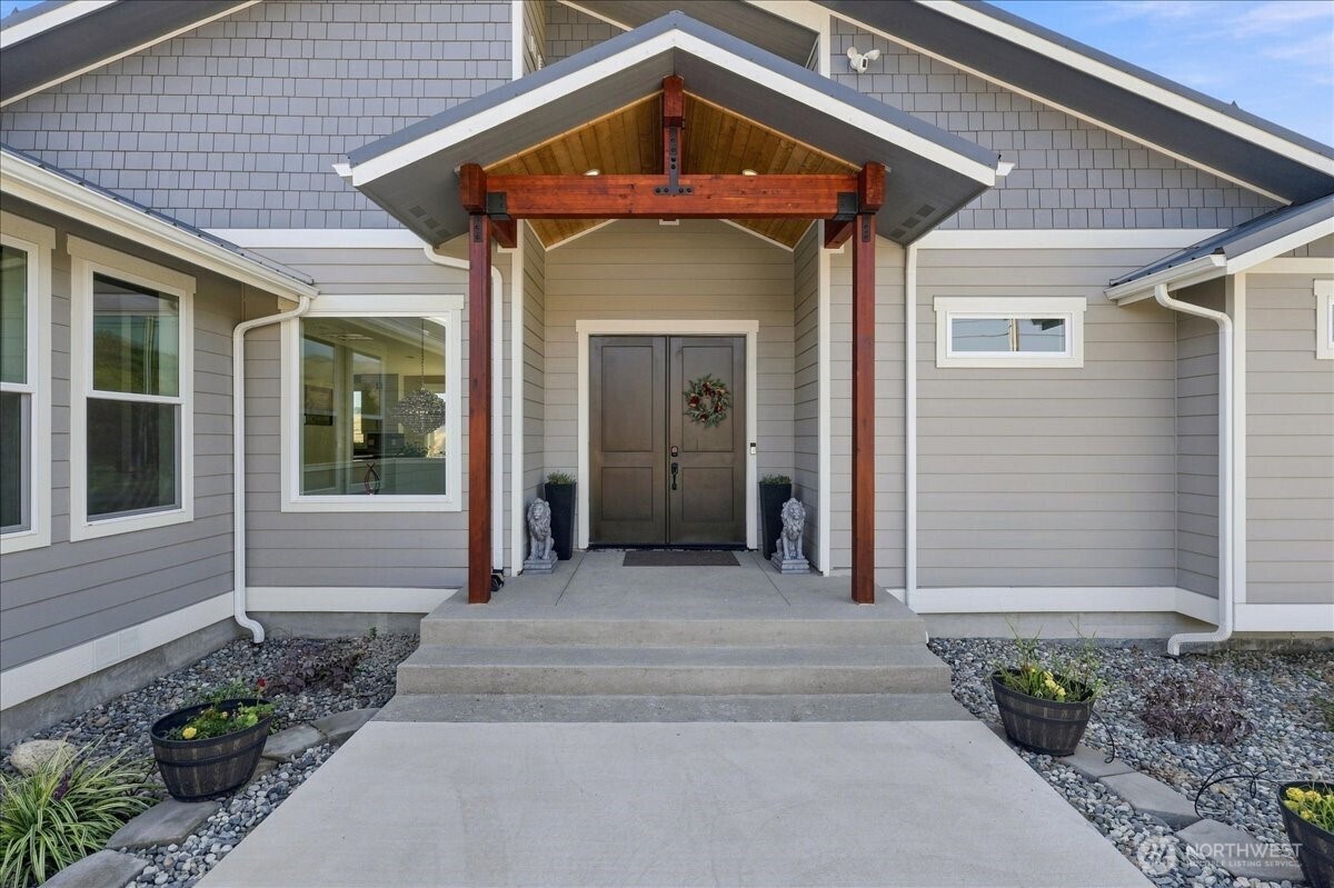 2259 Washington Street Property Photo 4