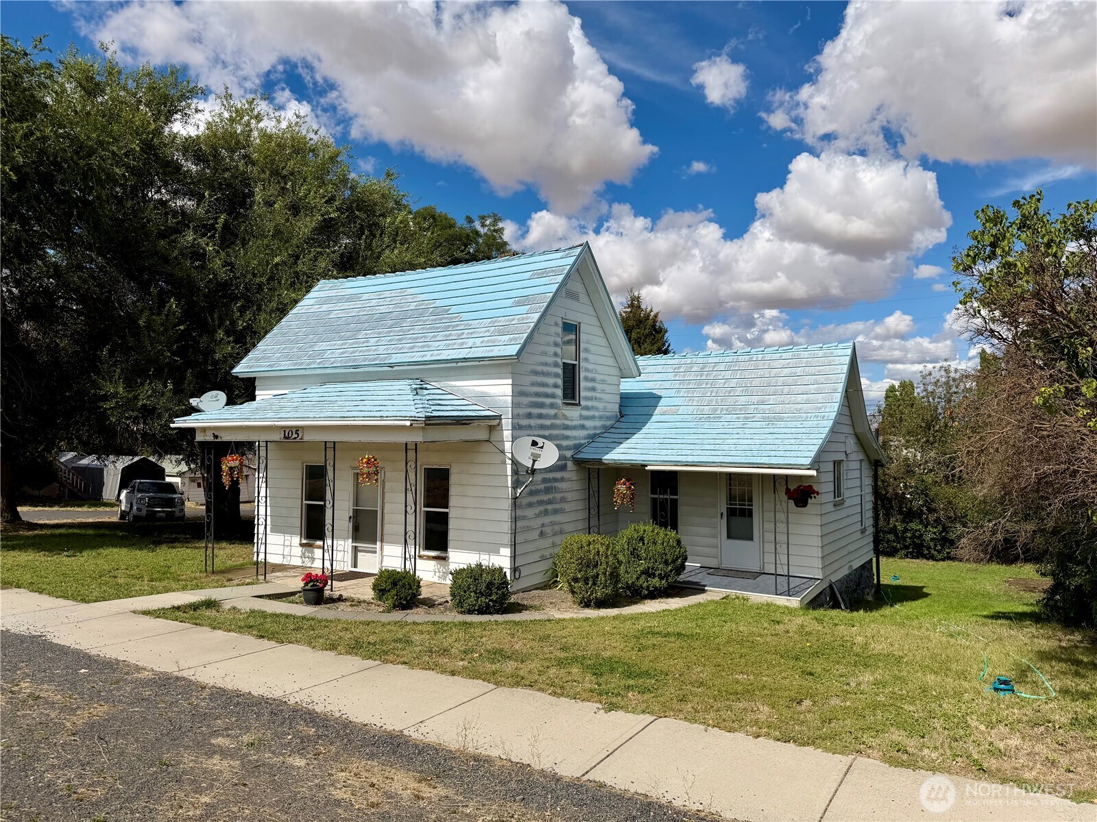 105 Se Pope Avenue Property Photo 1