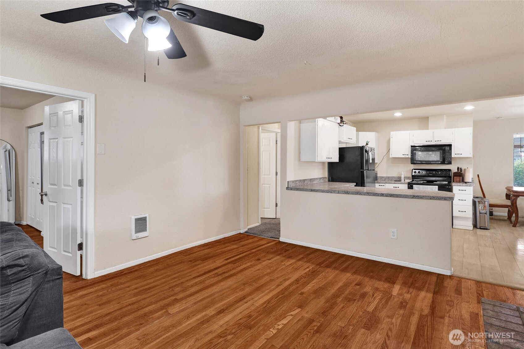 1390 Cedar Avenue Property Photo 5