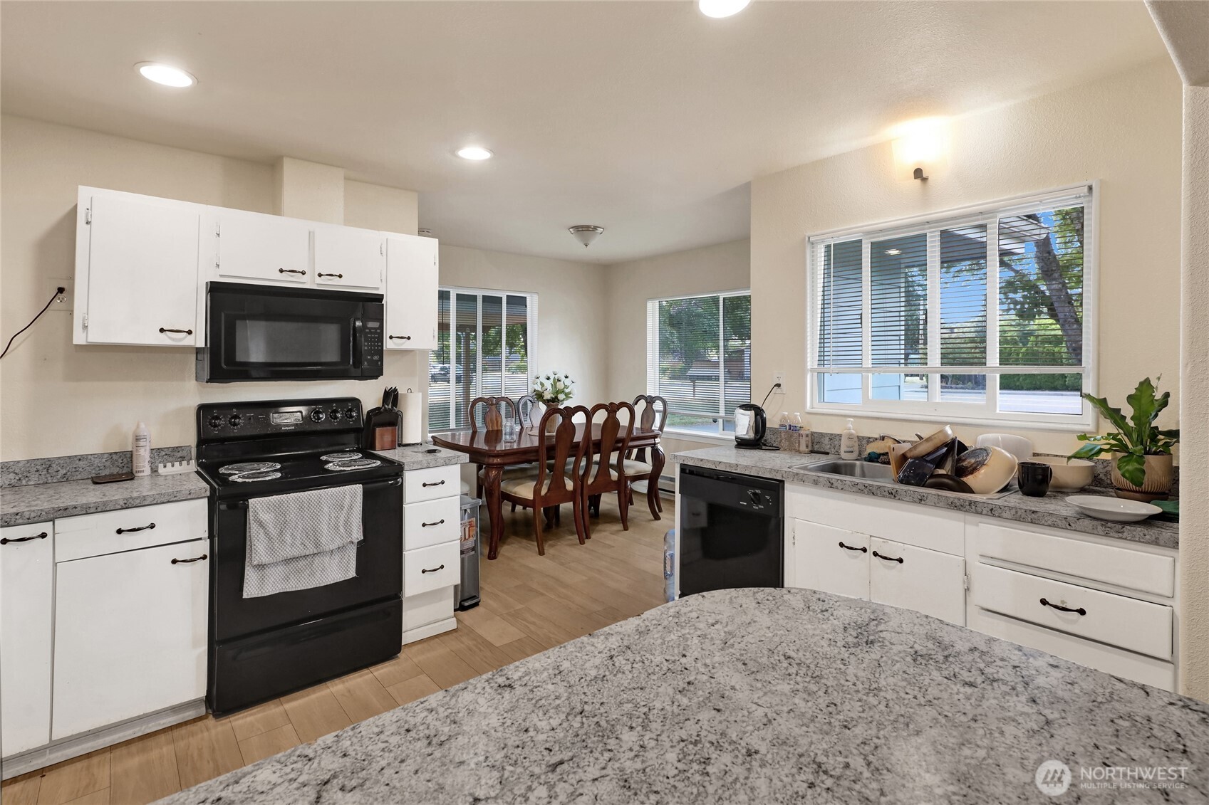 1390 Cedar Avenue Property Photo 6