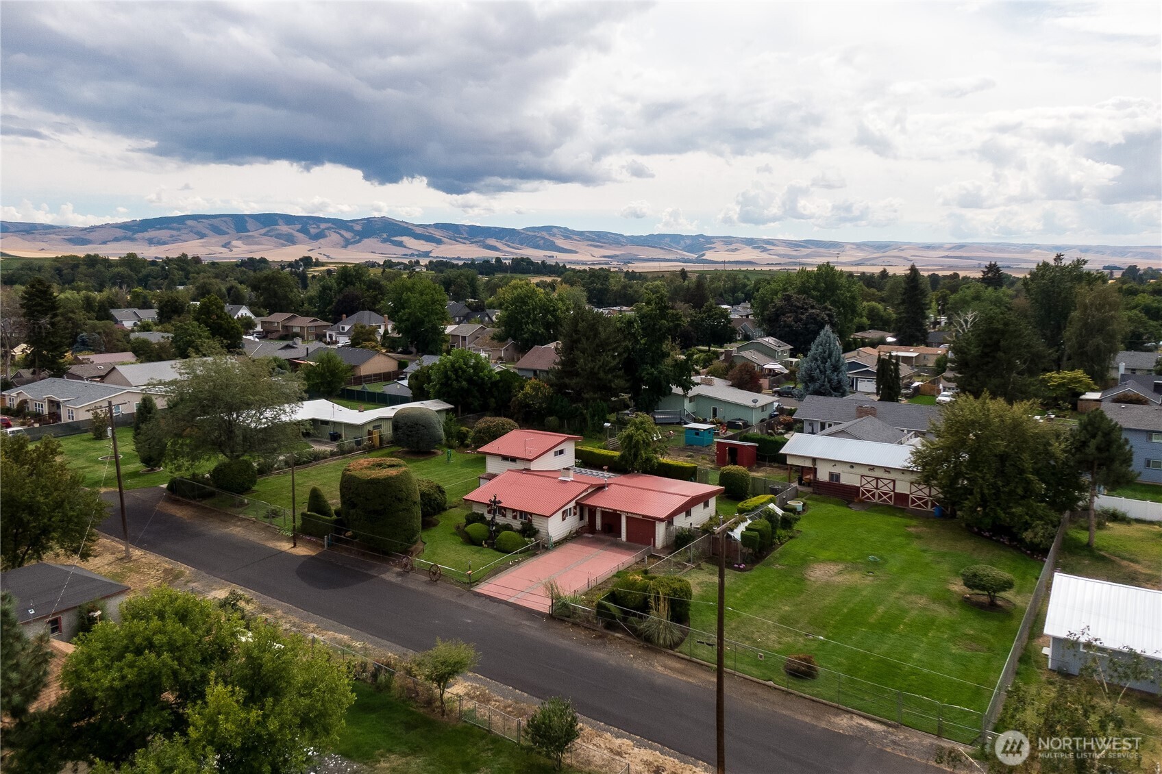 1850 Delmont Street Property Photo 2