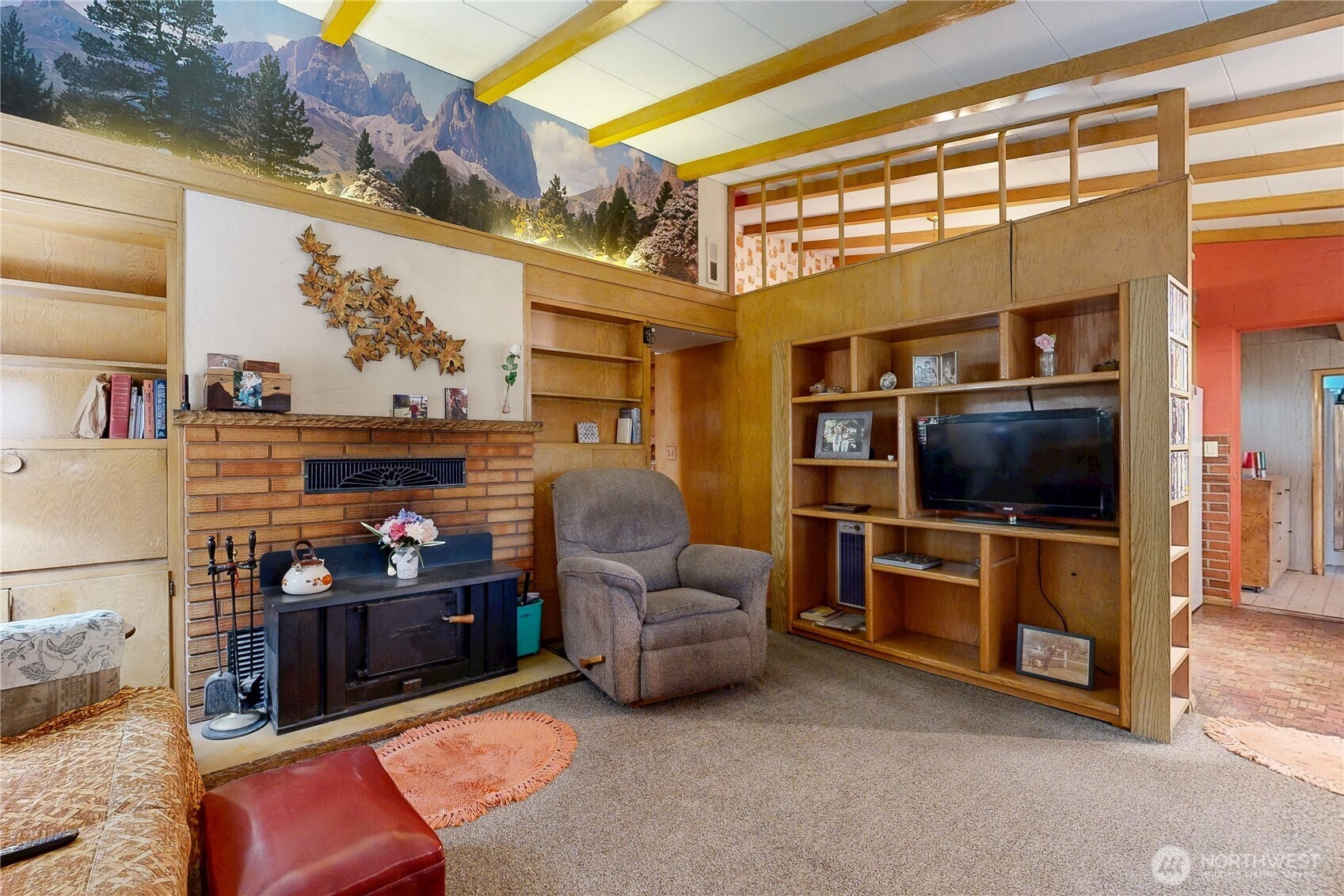 1850 Delmont Street Property Photo 6