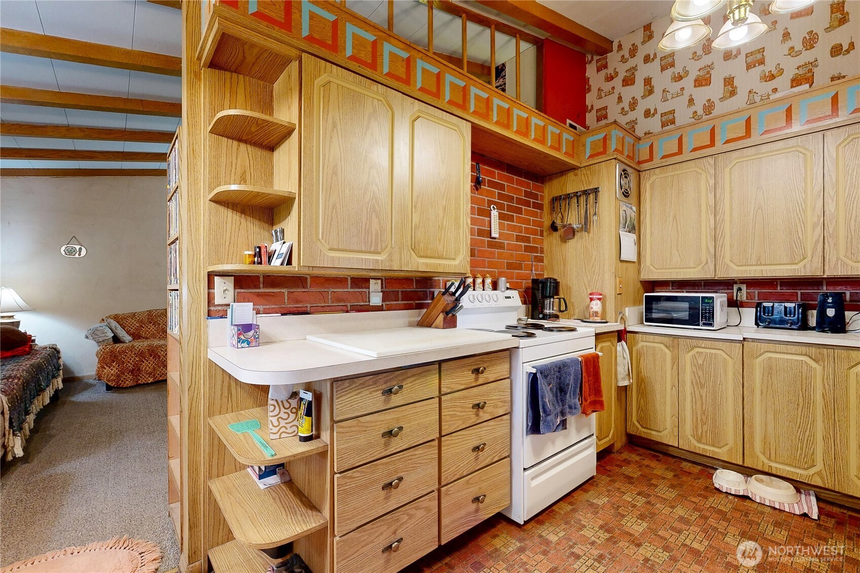 1850 Delmont Street Property Photo 10