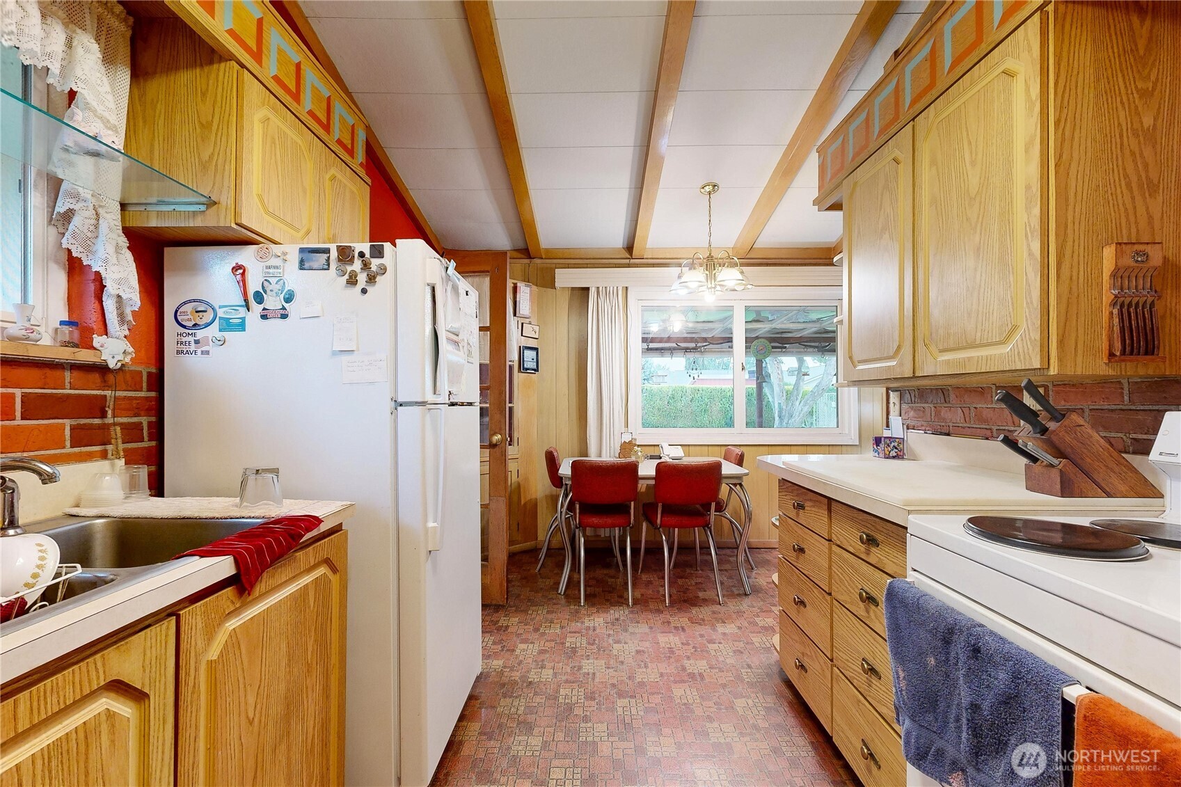 1850 Delmont Street Property Photo 13