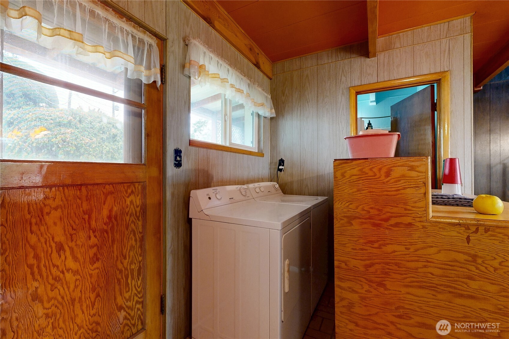 1850 Delmont Street Property Photo 23