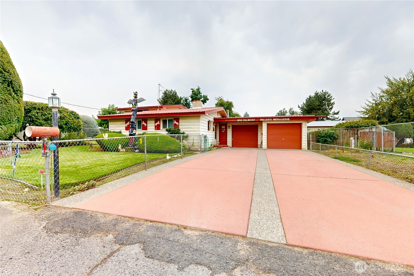 1850 Delmont Street Property Photo 37