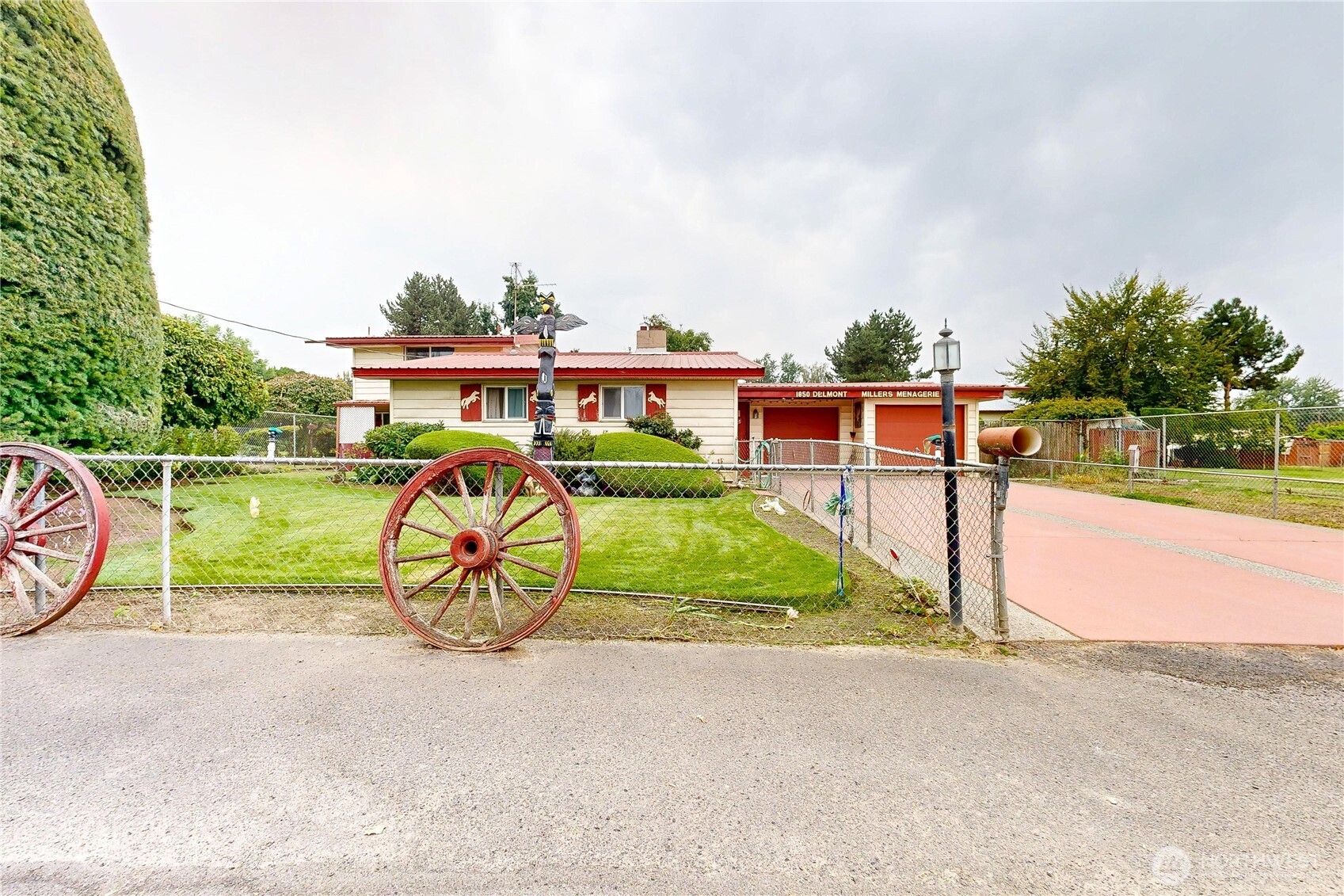 1850 Delmont Street Property Photo 38