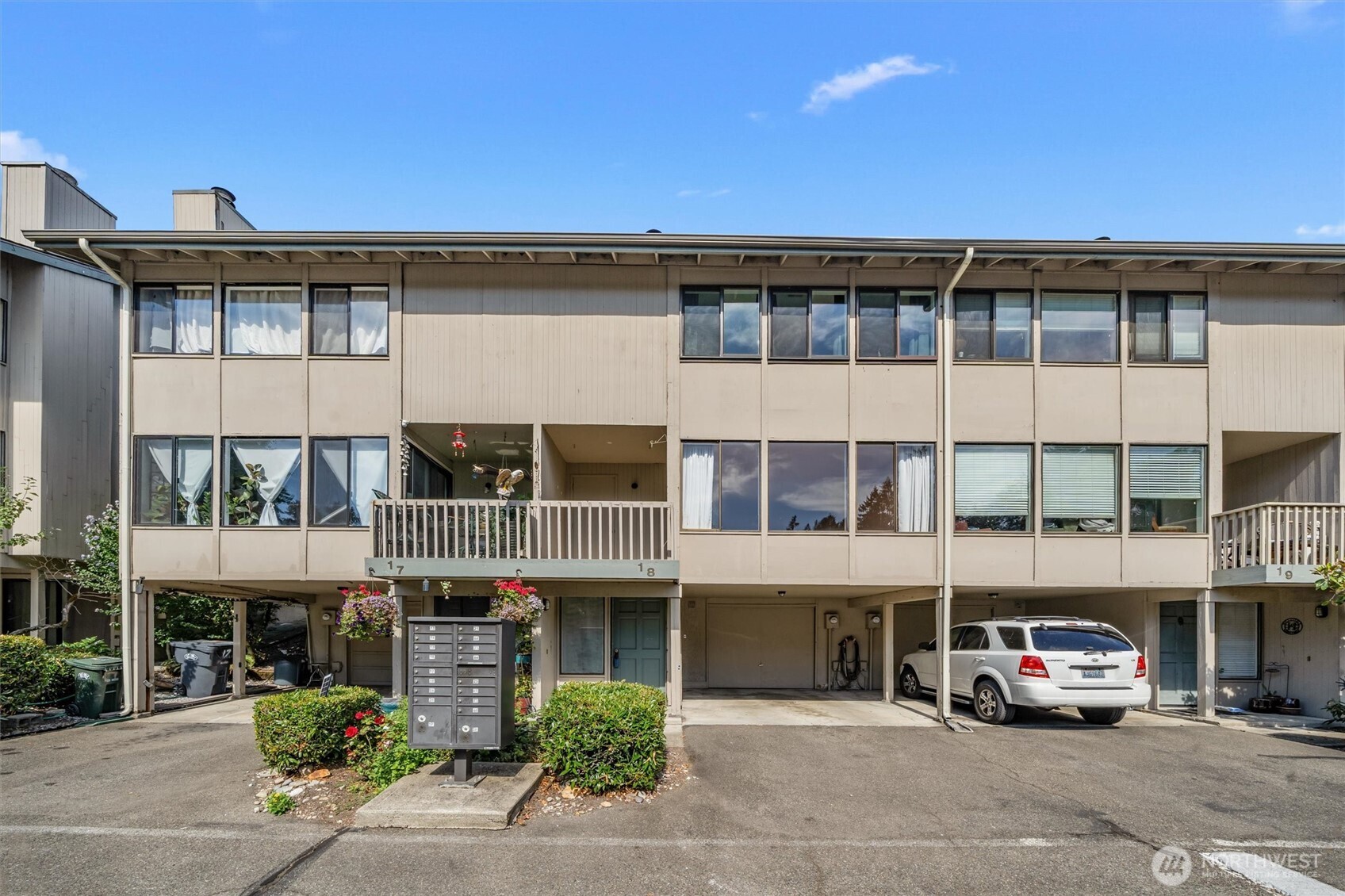 17303 Spanaway Loop Road 18 Property Photo 2