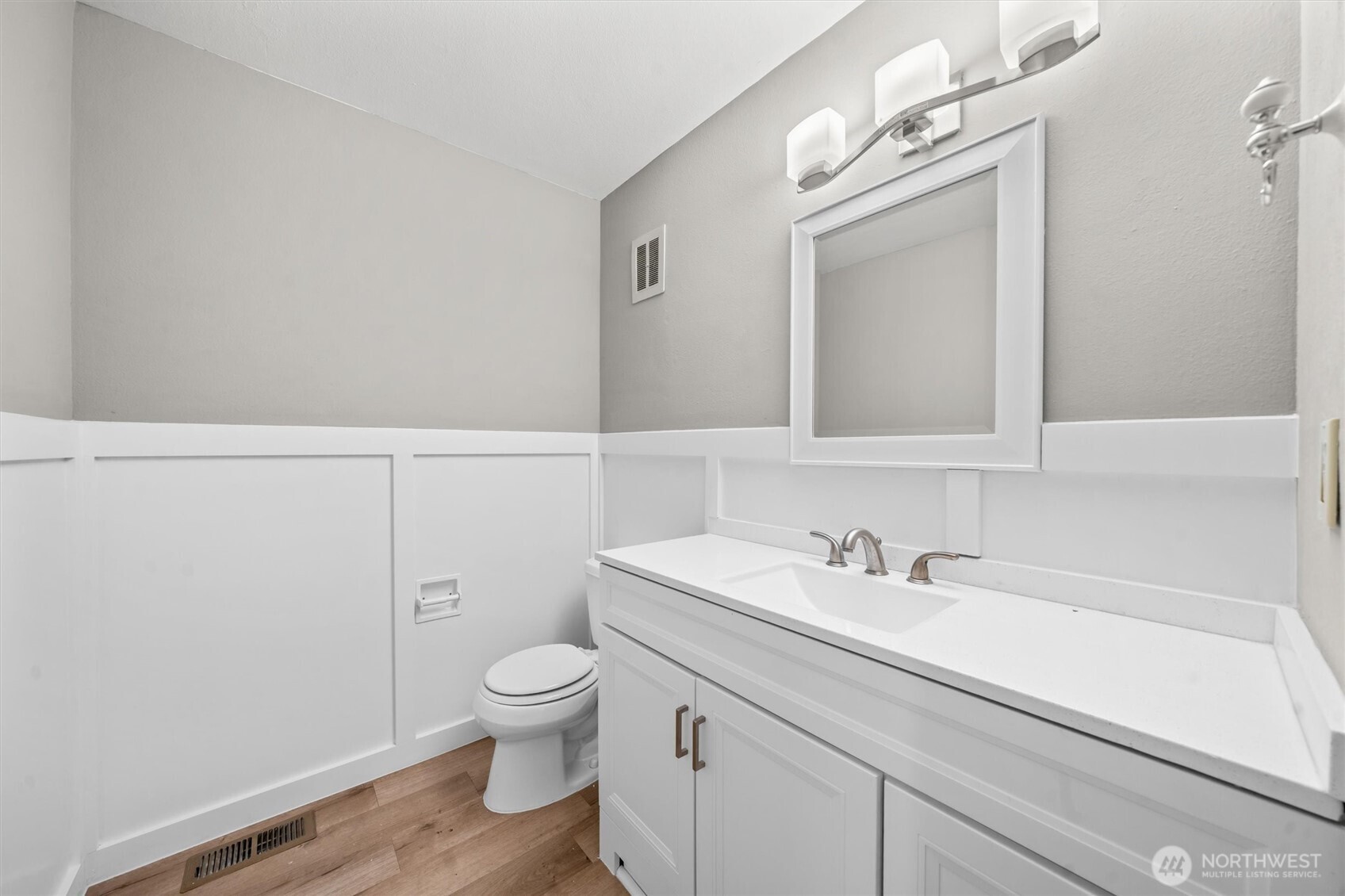 17303 Spanaway Loop Road 18 Property Photo 12