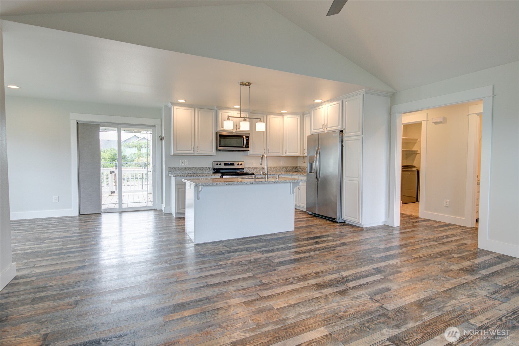 1092 Crestshire Loop Property Photo 4