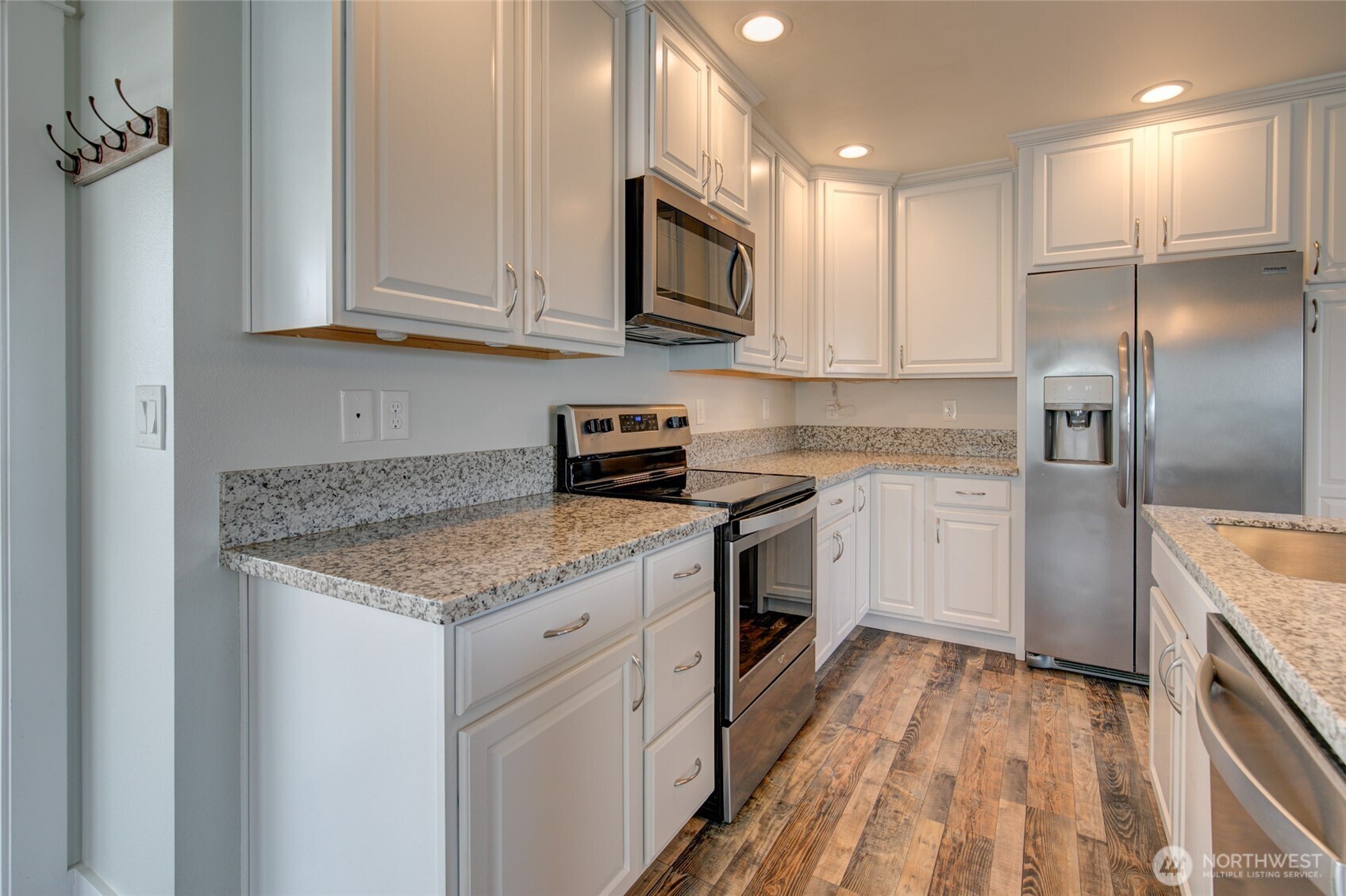 1092 Crestshire Loop Property Photo 6