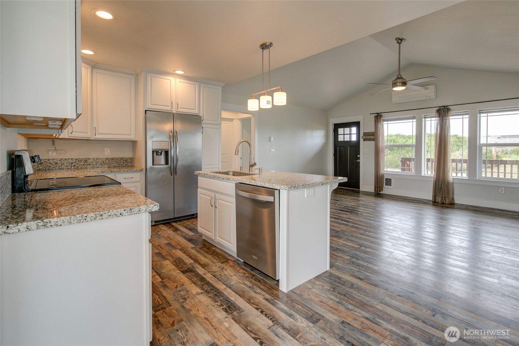 1092 Crestshire Loop Property Photo 7