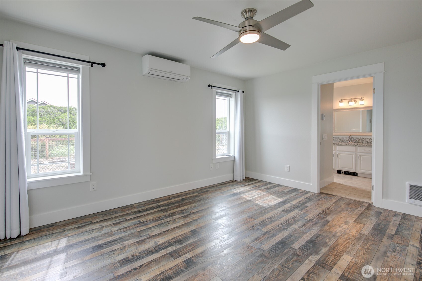 1092 Crestshire Loop Property Photo 12