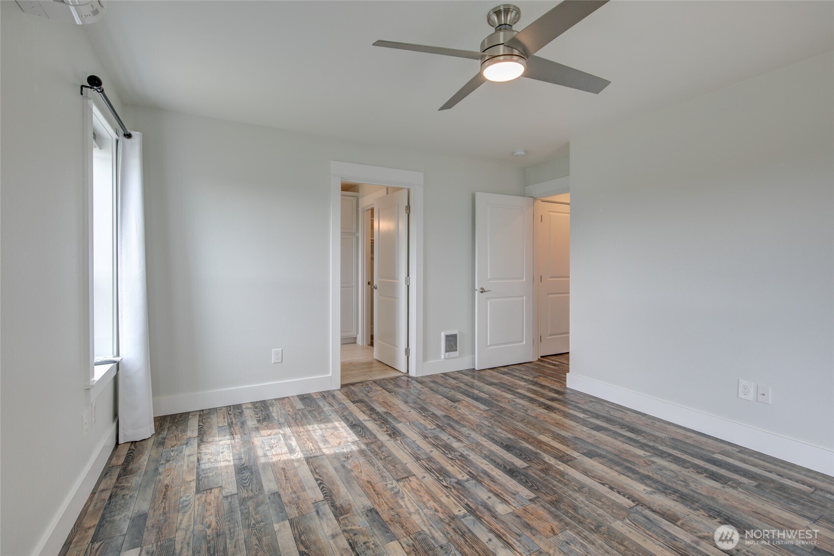 1092 Crestshire Loop Property Photo 13