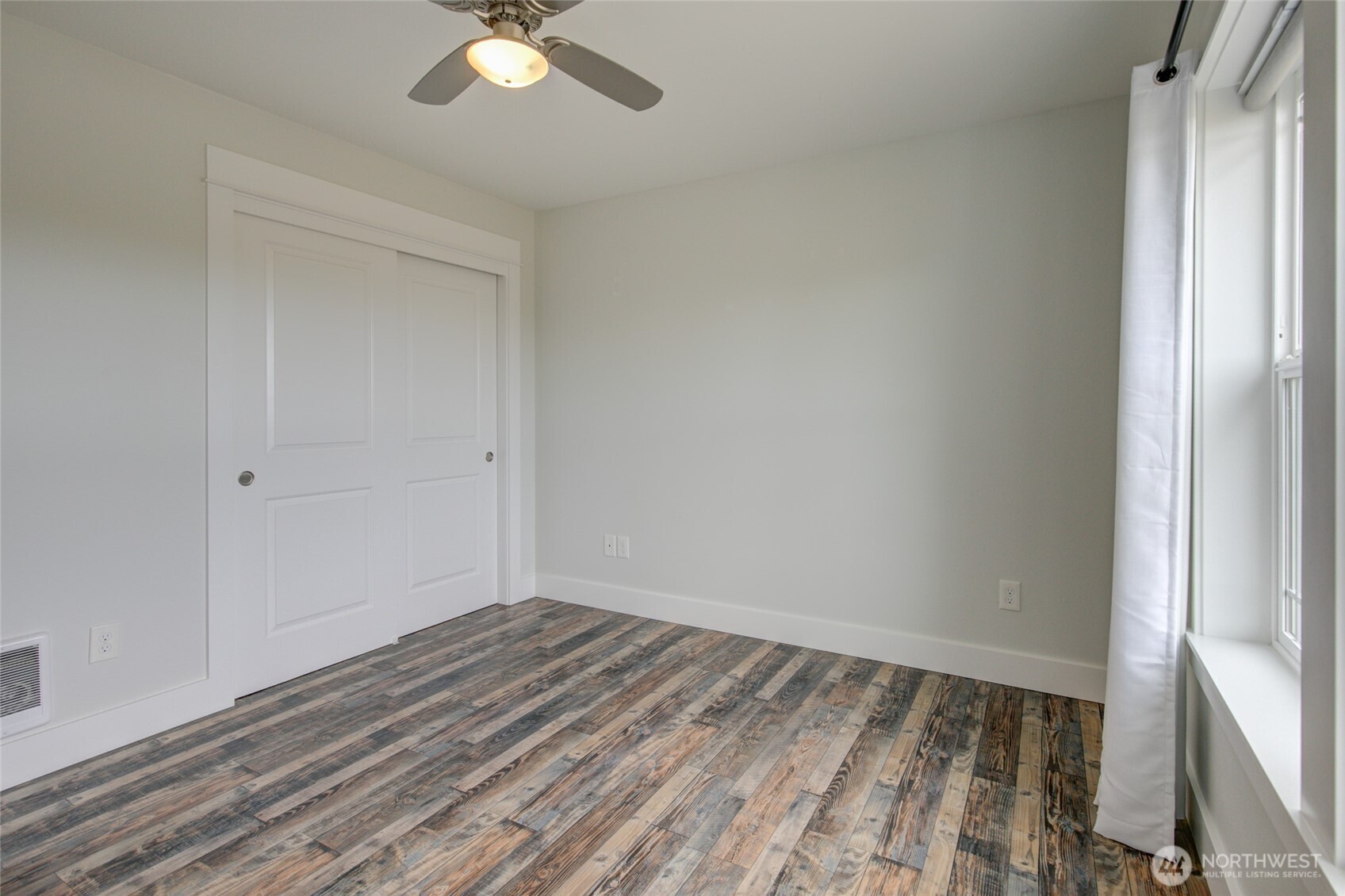 1092 Crestshire Loop Property Photo 18
