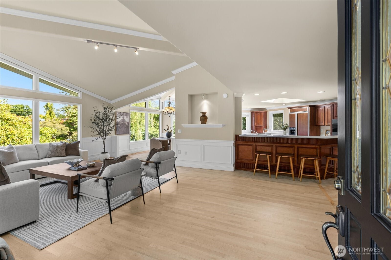 1512 9th Avenue Property Photo 6