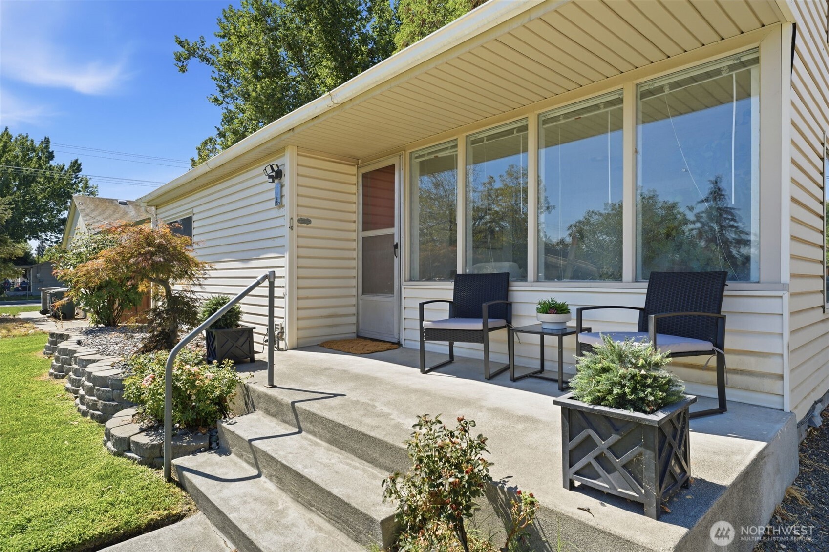 803 Smith Avenue Property Photo 3