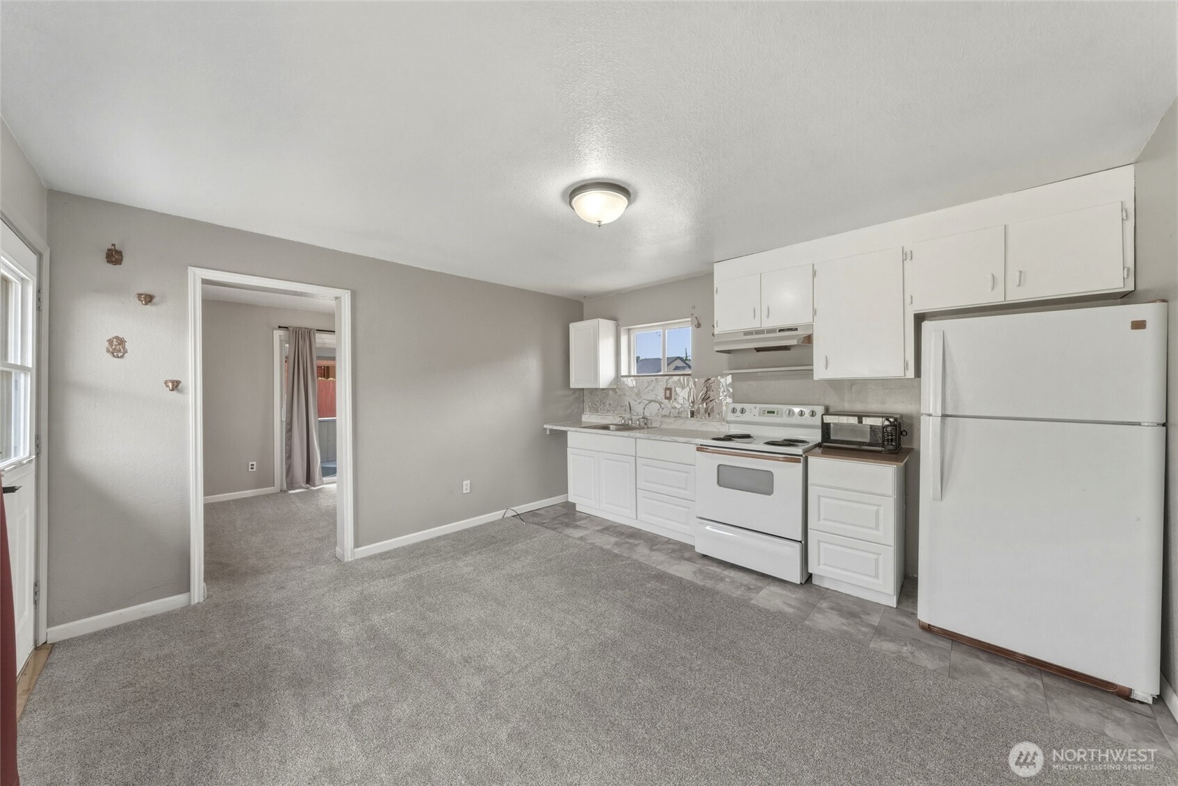 408 S 8th Avenue Property Photo 23