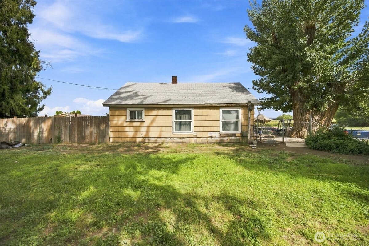 703 N 5th Street Property Photo 1