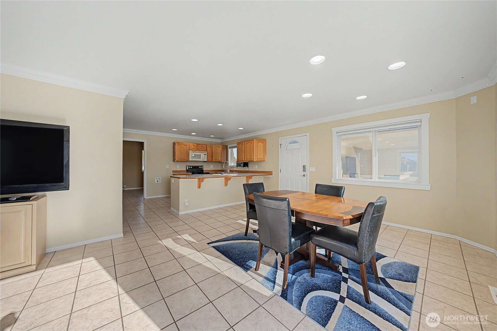 1317 W Lakeside Drive Property Photo 6