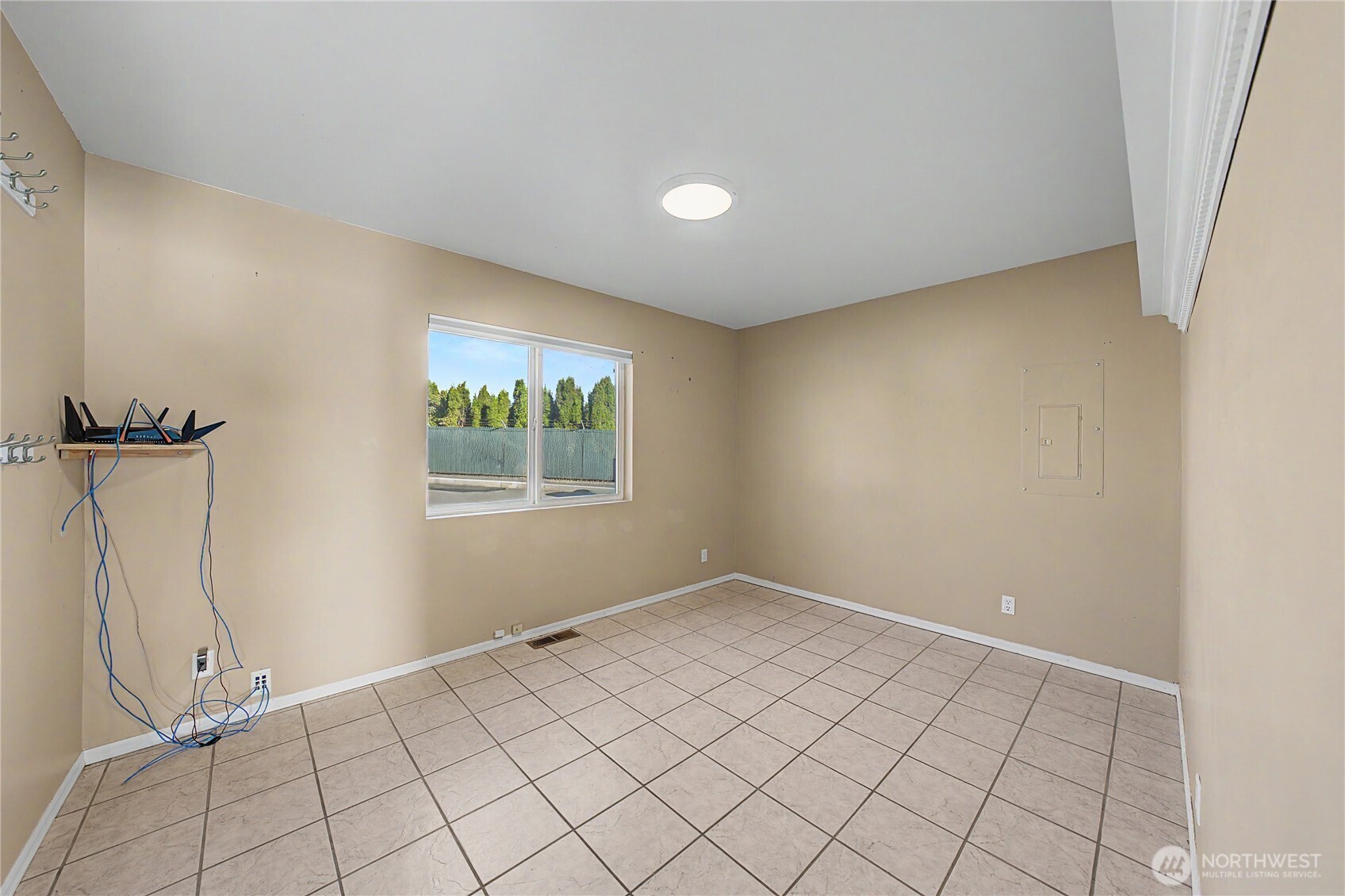 1317 W Lakeside Drive Property Photo 17