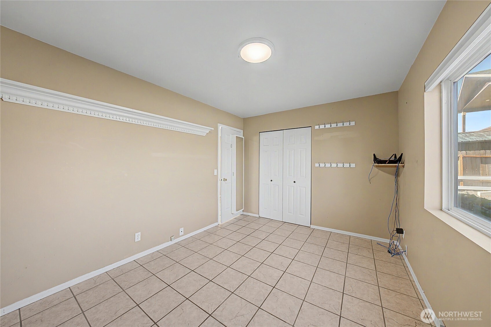 1317 W Lakeside Drive Property Photo 18