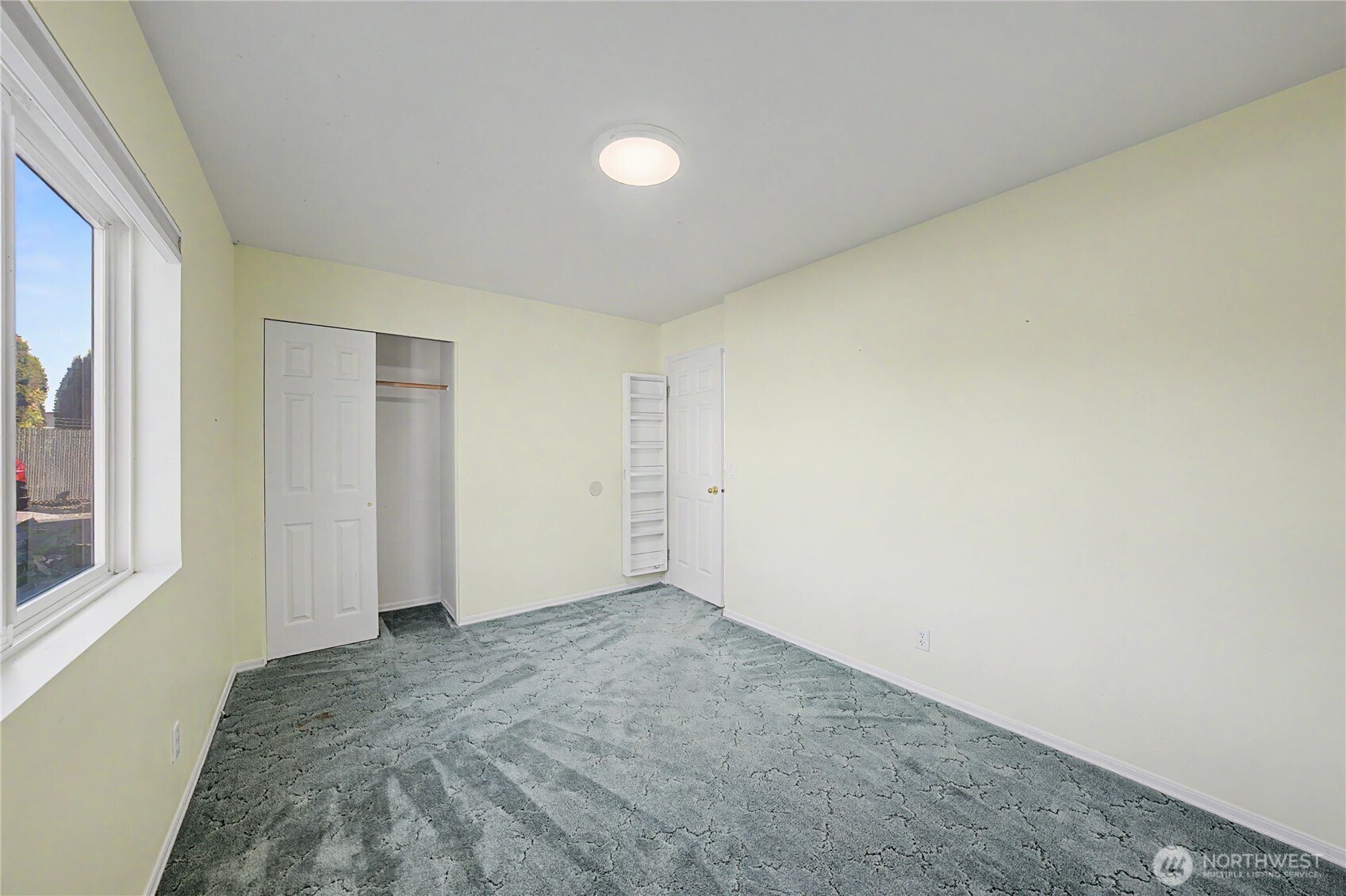 1317 W Lakeside Drive Property Photo 20