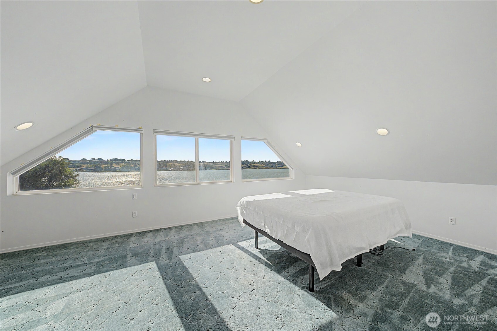 1317 W Lakeside Drive Property Photo 25