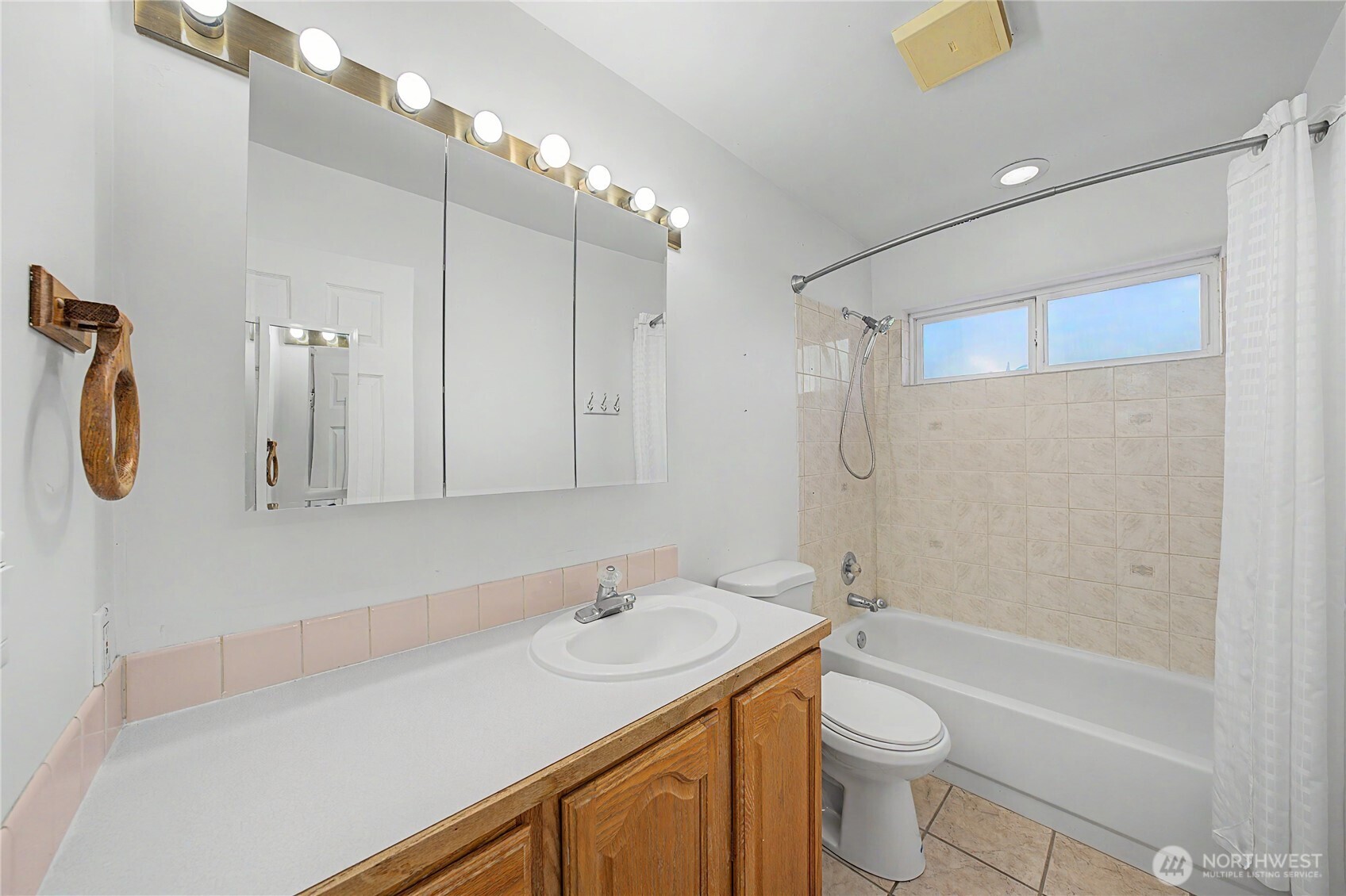 1317 W Lakeside Drive Property Photo 31