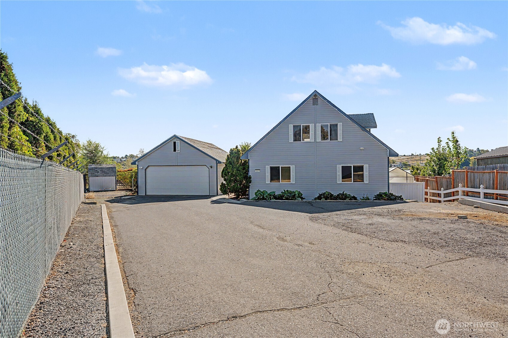 1317 W Lakeside Drive Property Photo 34