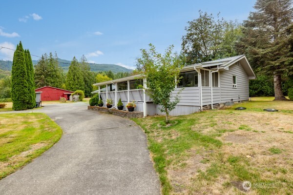 28467 E Gilligan Creek Road Property Photo 2