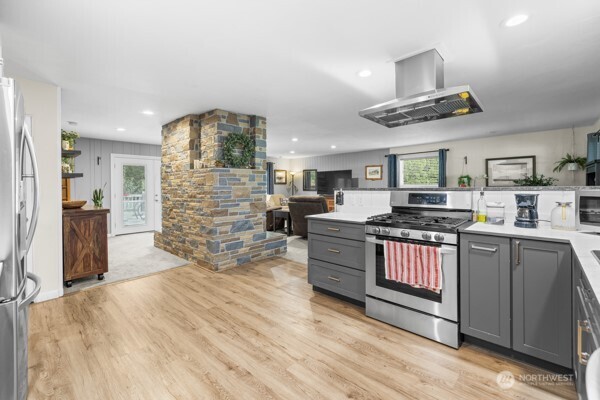 28467 E Gilligan Creek Road Property Photo 9