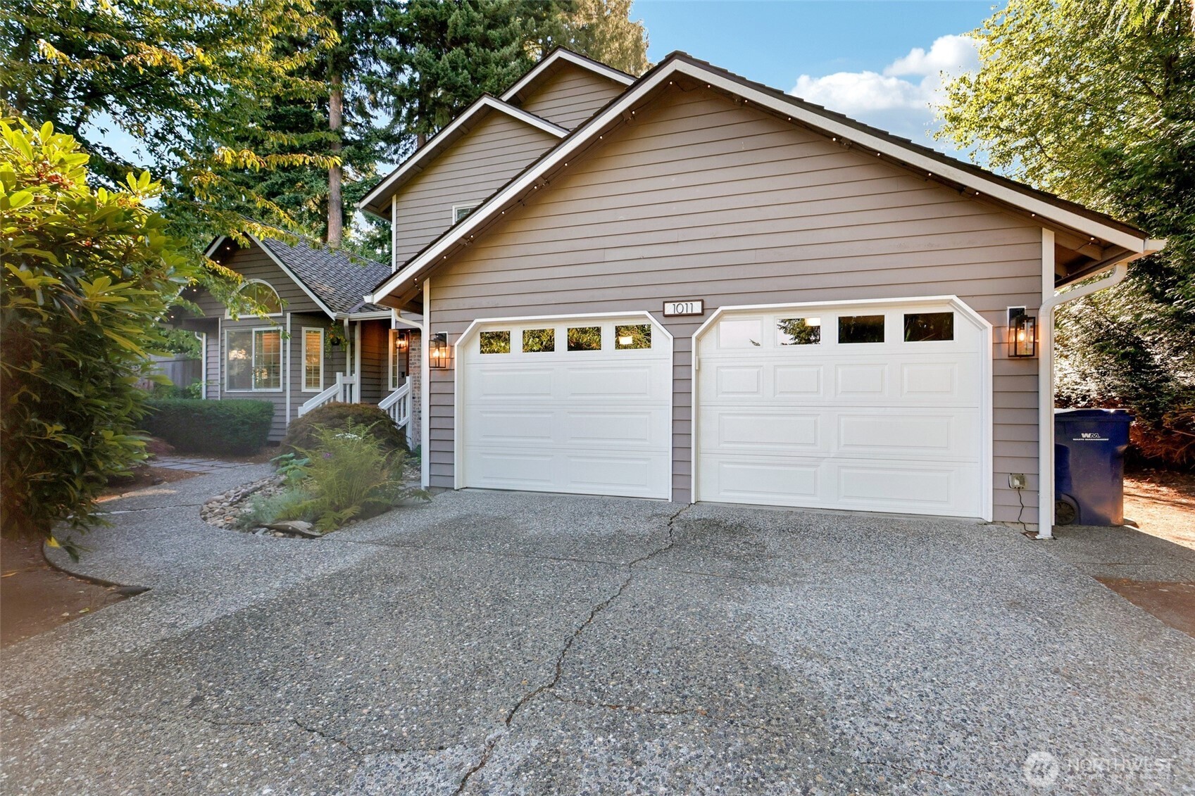 1011 16th Court Property Photo 3