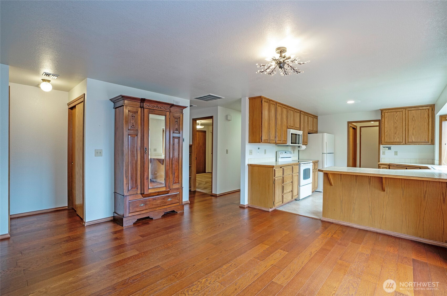 8014 53rd Street Property Photo 6