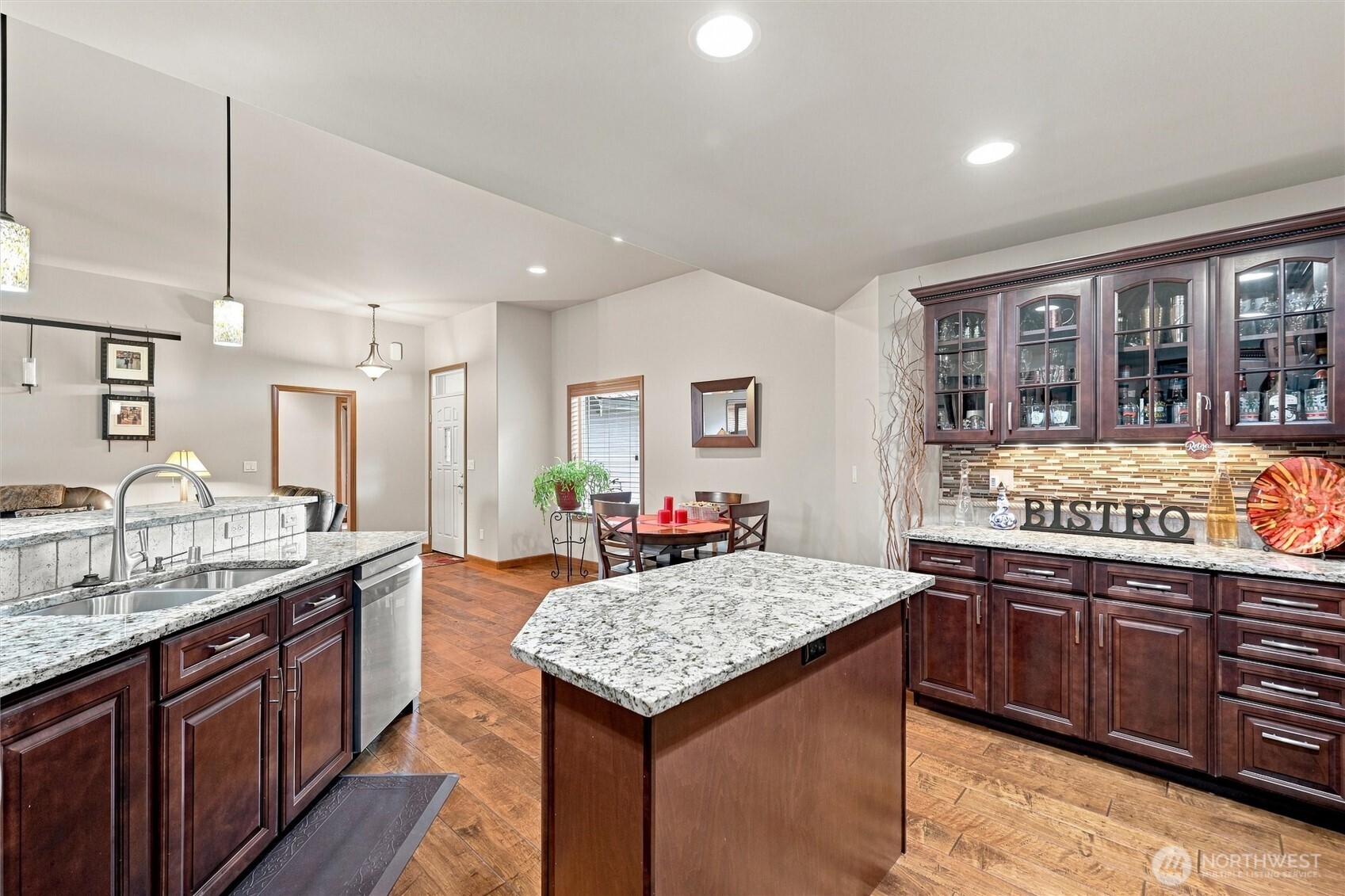 5218 Sparrow Court Property Photo 13