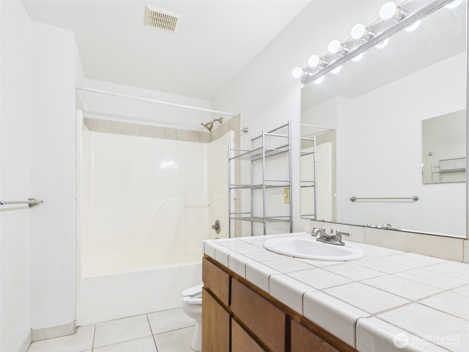 512 Cedar Street Property Photo 17